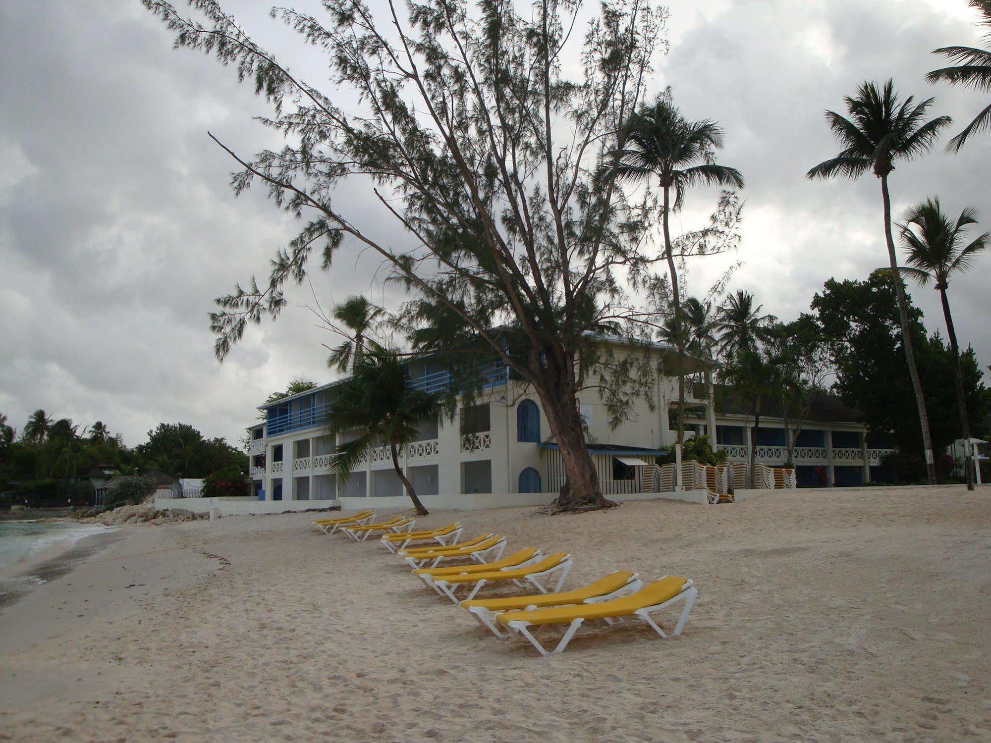 Starfish Discovery Bay Holetown Exterior photo