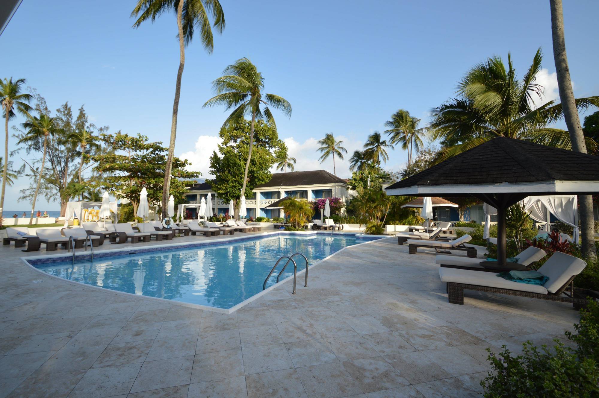 Starfish Discovery Bay Holetown Exterior photo