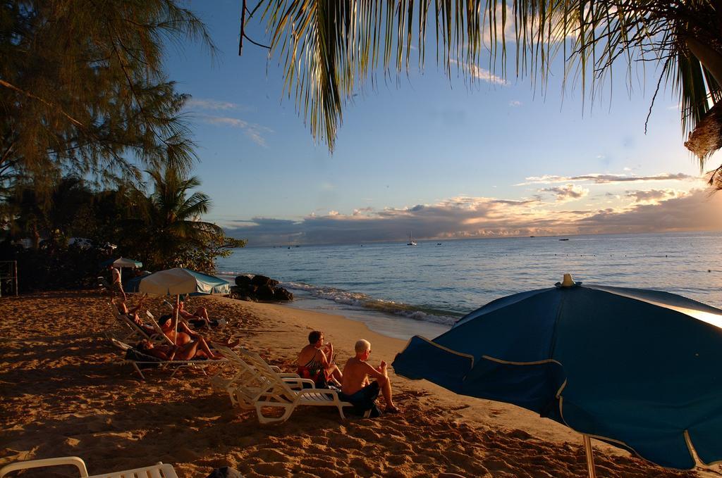 Starfish Discovery Bay Holetown Exterior photo
