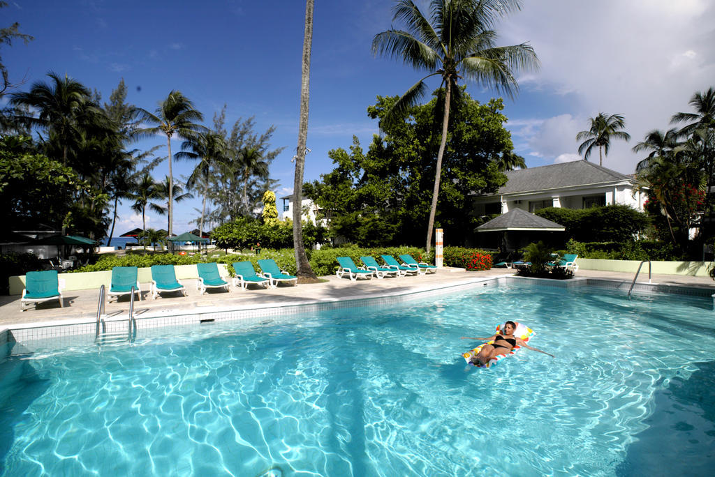 Starfish Discovery Bay Holetown Exterior photo