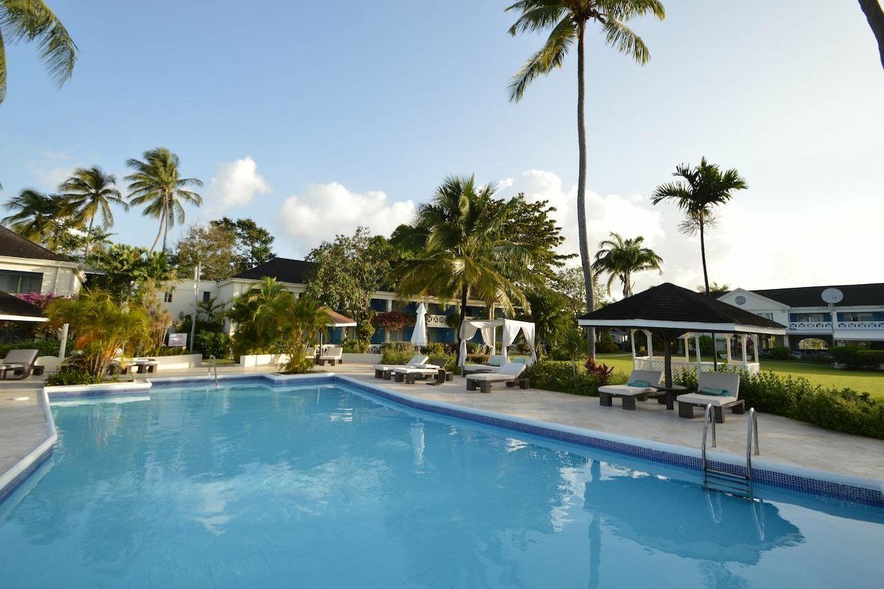 Starfish Discovery Bay Holetown Exterior photo